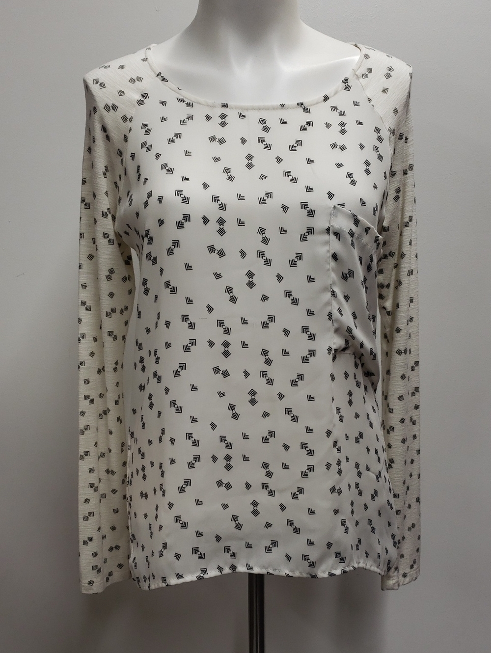 Anthropologie Dolan Long Sleeve Printed T Shirt Women's XS Buttery Soft Everyday